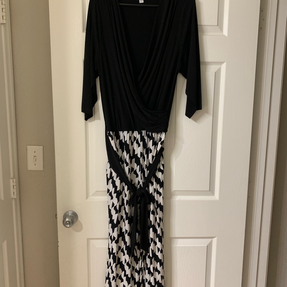 Chic Black and White Dress